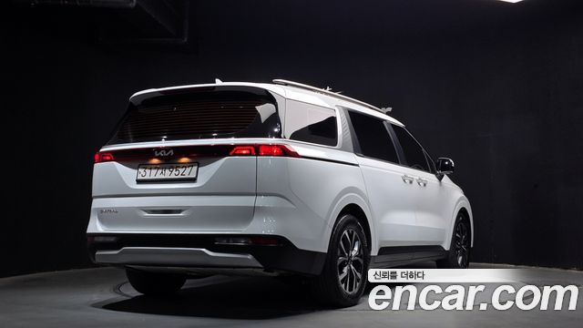 Kia Carnival 2023 thumb 3