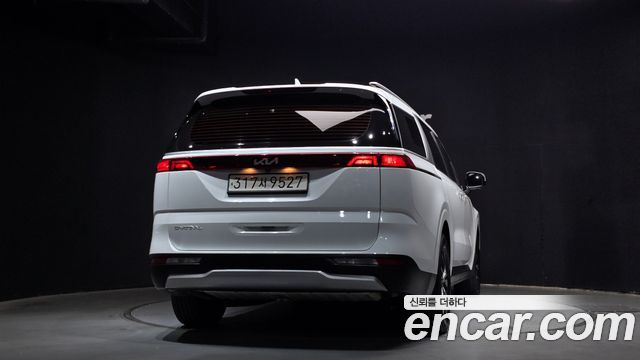 Kia Carnival 2023 thumb 5