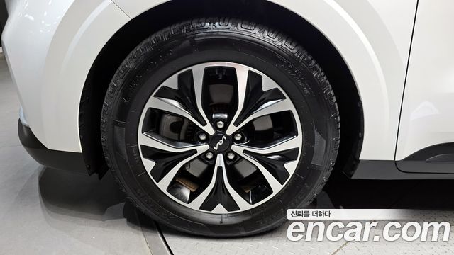 Kia Carnival 2023 thumb 6