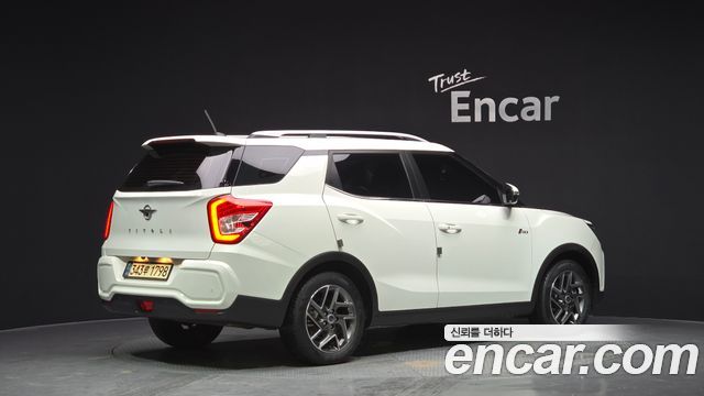 SsangYong Tivoli 2022 thumb 3