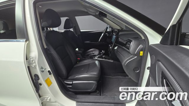 SsangYong Tivoli 2022 thumb 12
