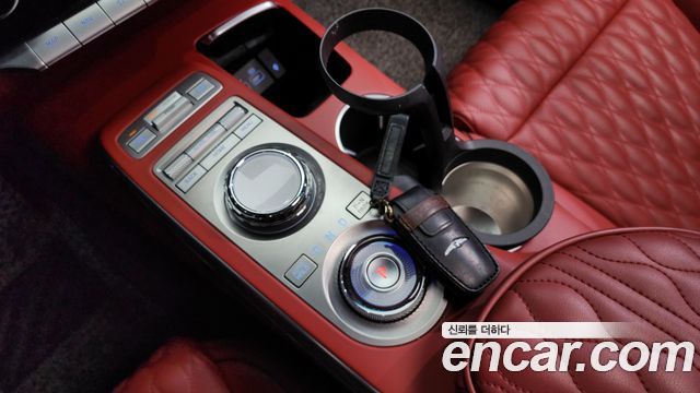 Genesis GV70 2023 thumb 10