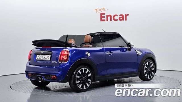 Mini Cooper Convertible 2019 thumb 3