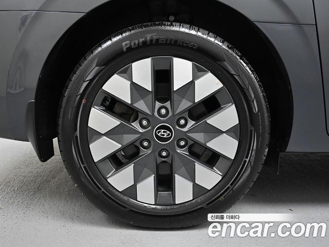 Hyundai Staria 2022 thumb 6