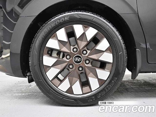 Hyundai Staria 2021 thumb 5