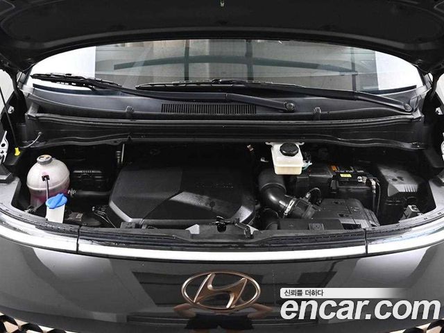 Hyundai Staria 2021 thumb 6
