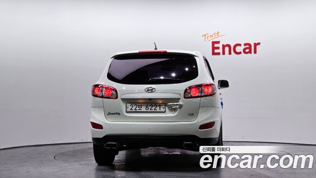 Hyundai Santa Fe 2011 thumb 5