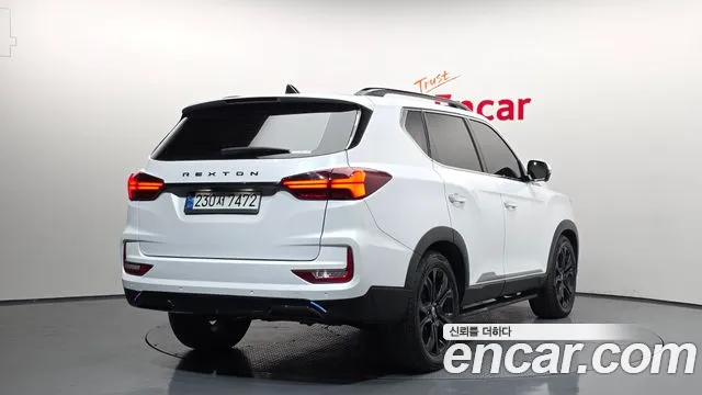 SsangYong Rexton 2022 thumb 3