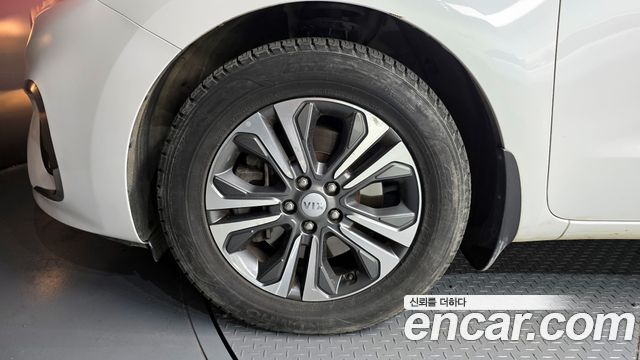 Kia Carnival 2018 thumb 6