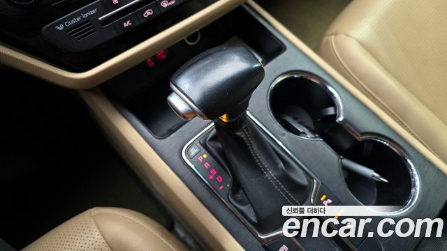 Kia Carnival 2018 thumb 10