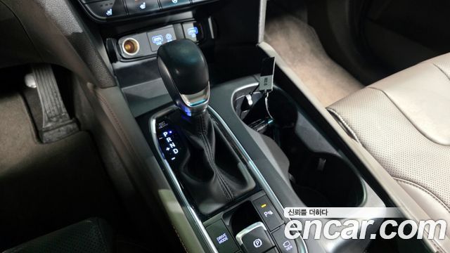 Hyundai Santa Fe 2019 thumb 9