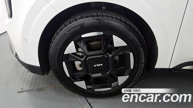 Kia Carnival 2024 thumb 6