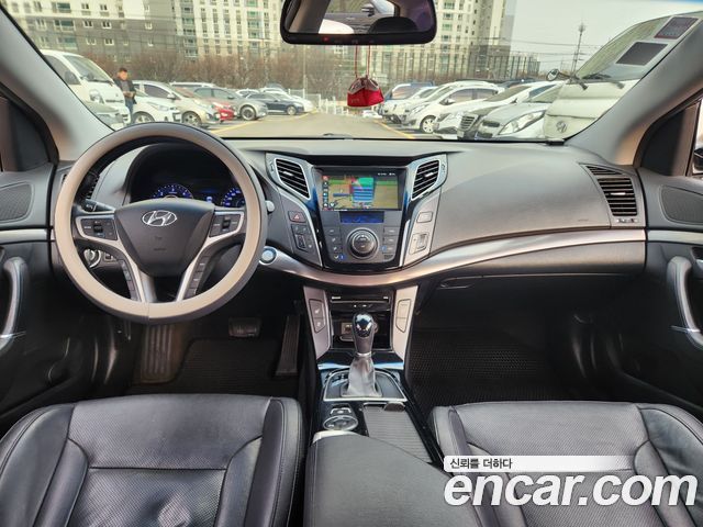 Hyundai i40 2013 thumb 11