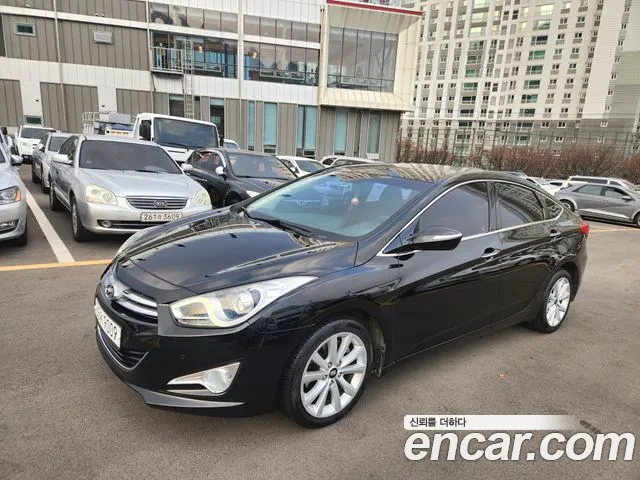 Hyundai i40 2013 thumb 12
