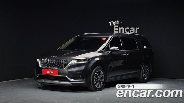 Kia Carnival 2023 thumb 2