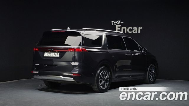 Kia Carnival 2023 thumb 3