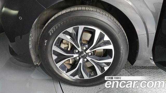 Kia Carnival 2023 thumb 6