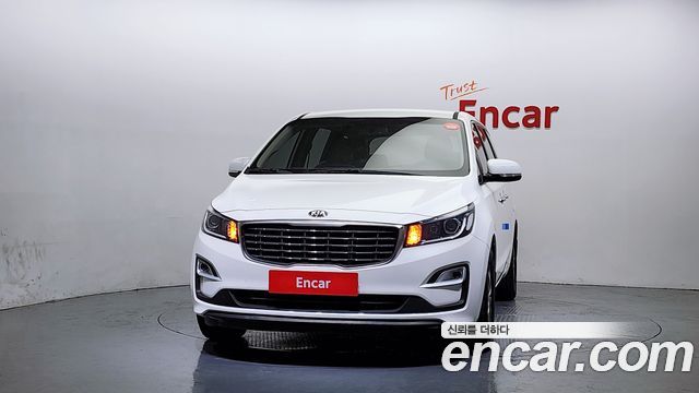 Kia Carnival 2018 thumb 4