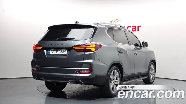SsangYong Rexton 2022 thumb 3