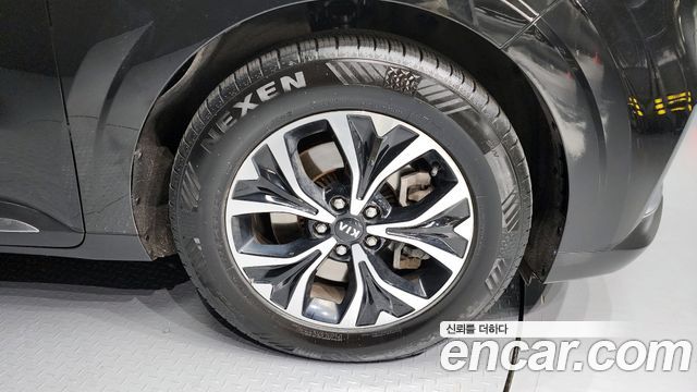Kia Carnival 2020 thumb 6