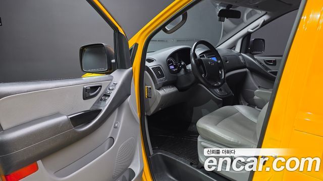 Hyundai Starex 2019 thumb 10