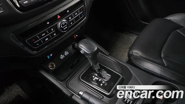 SsangYong Rexton 2023 thumb 9