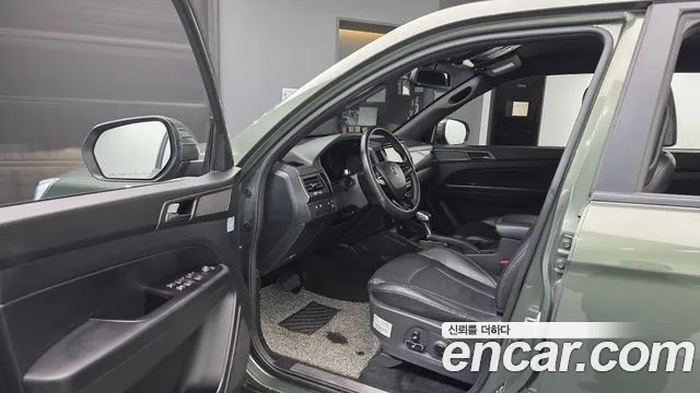 SsangYong Rexton 2023 thumb 10
