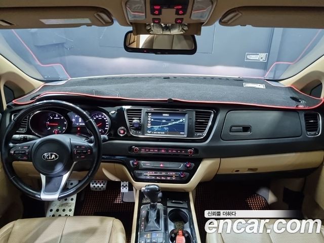 Kia Carnival 2015 thumb 9