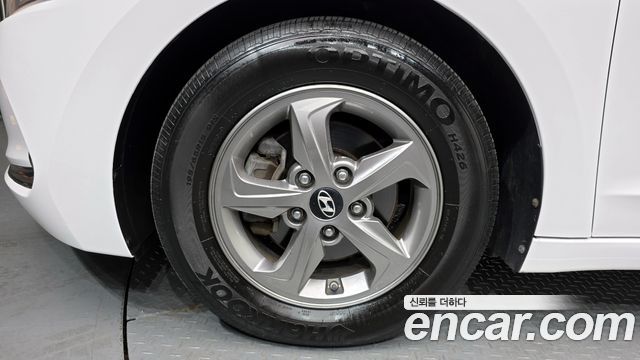 Hyundai Avante 2017 thumb 6