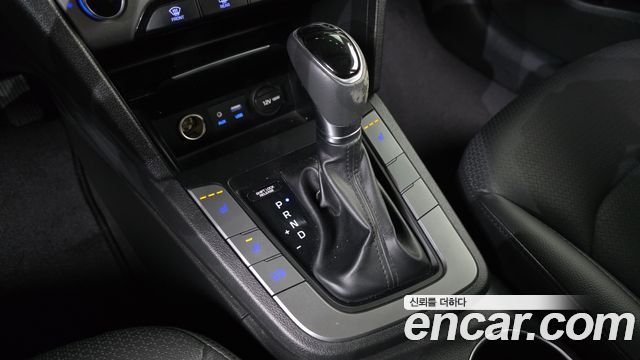 Hyundai Avante 2017 thumb 10