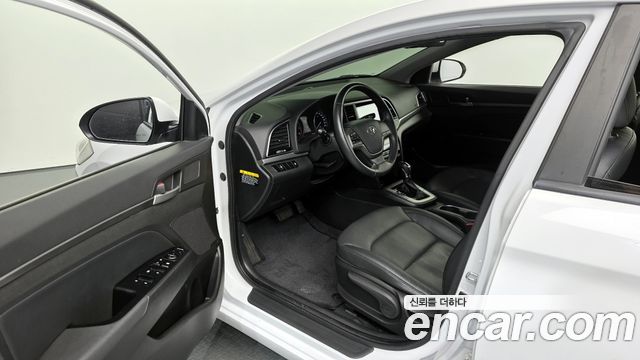 Hyundai Avante 2017 thumb 11