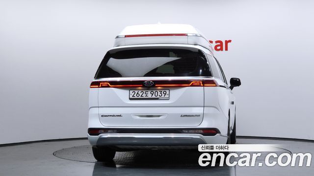 Kia Carnival 2021 thumb 5