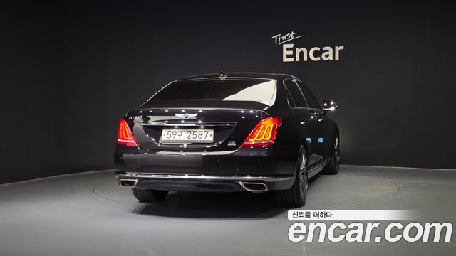 Genesis G90 2018 thumb 5