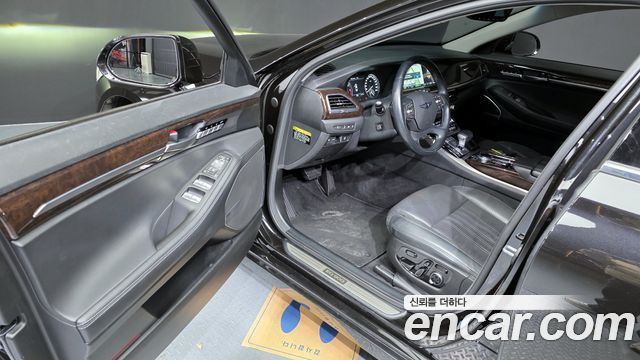 Genesis G90 2018 thumb 10