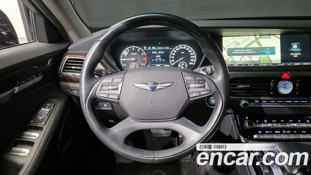 Genesis G90 2018 thumb 11