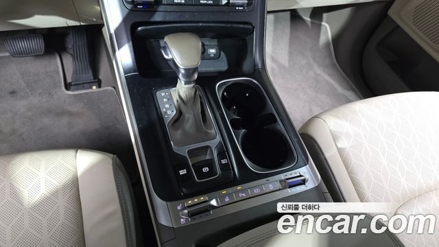 Kia Carnival 2022 thumb 10