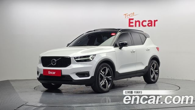 Volvo XC40 2019 thumb 2
