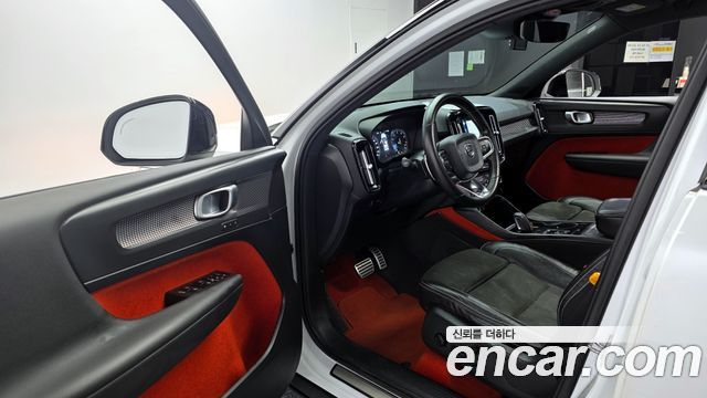 Volvo XC40 2019 thumb 10
