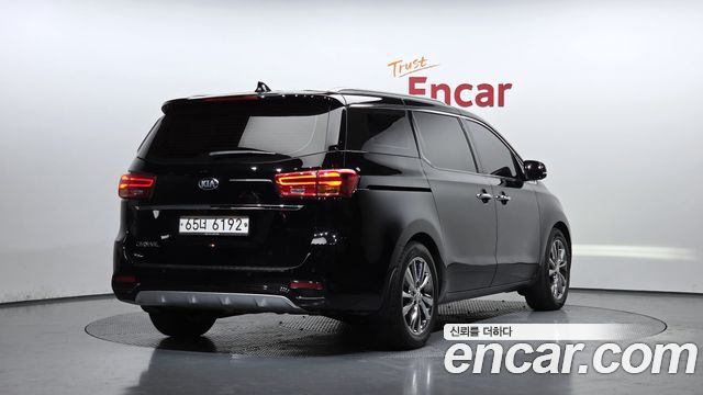 Kia Carnival 2019 thumb 3