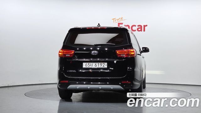 Kia Carnival 2019 thumb 4