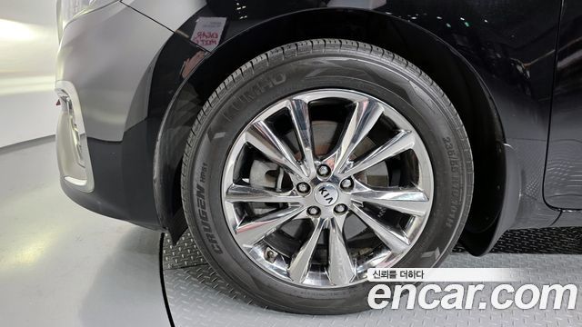 Kia Carnival 2019 thumb 5
