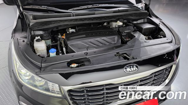 Kia Carnival 2019 thumb 6