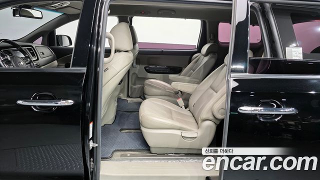 Kia Carnival 2019 thumb 12