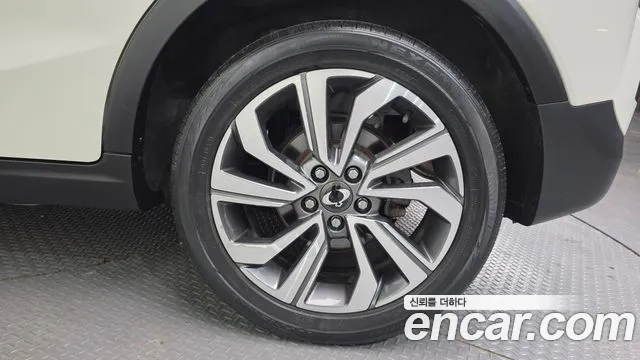 SsangYong Tivoli 2019 thumb 6