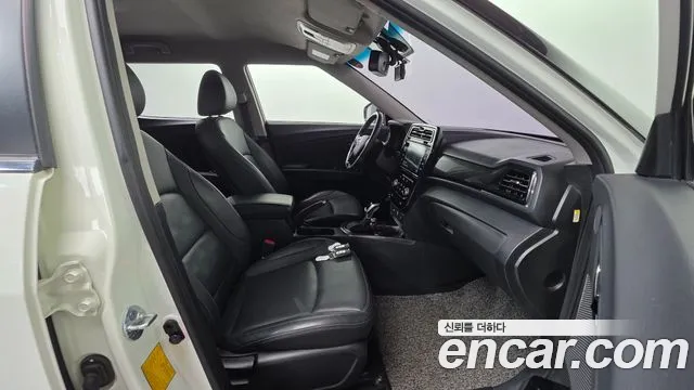 SsangYong Tivoli 2019 thumb 11
