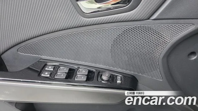 SsangYong Tivoli 2019 thumb 12