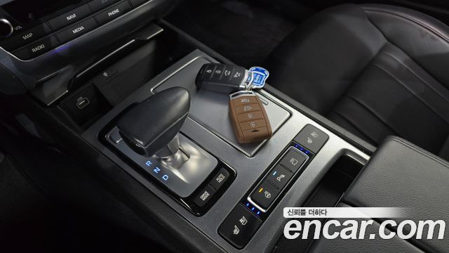 Genesis G80 2019 thumb 10