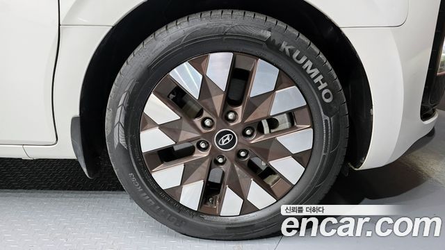 Hyundai Staria 2022 thumb 6