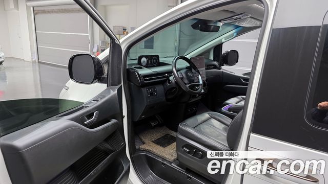 Hyundai Staria 2022 thumb 10