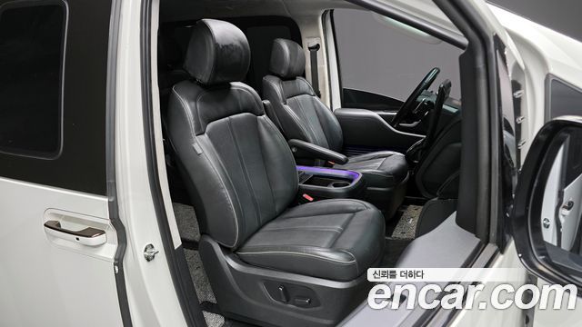 Hyundai Staria 2022 thumb 12
